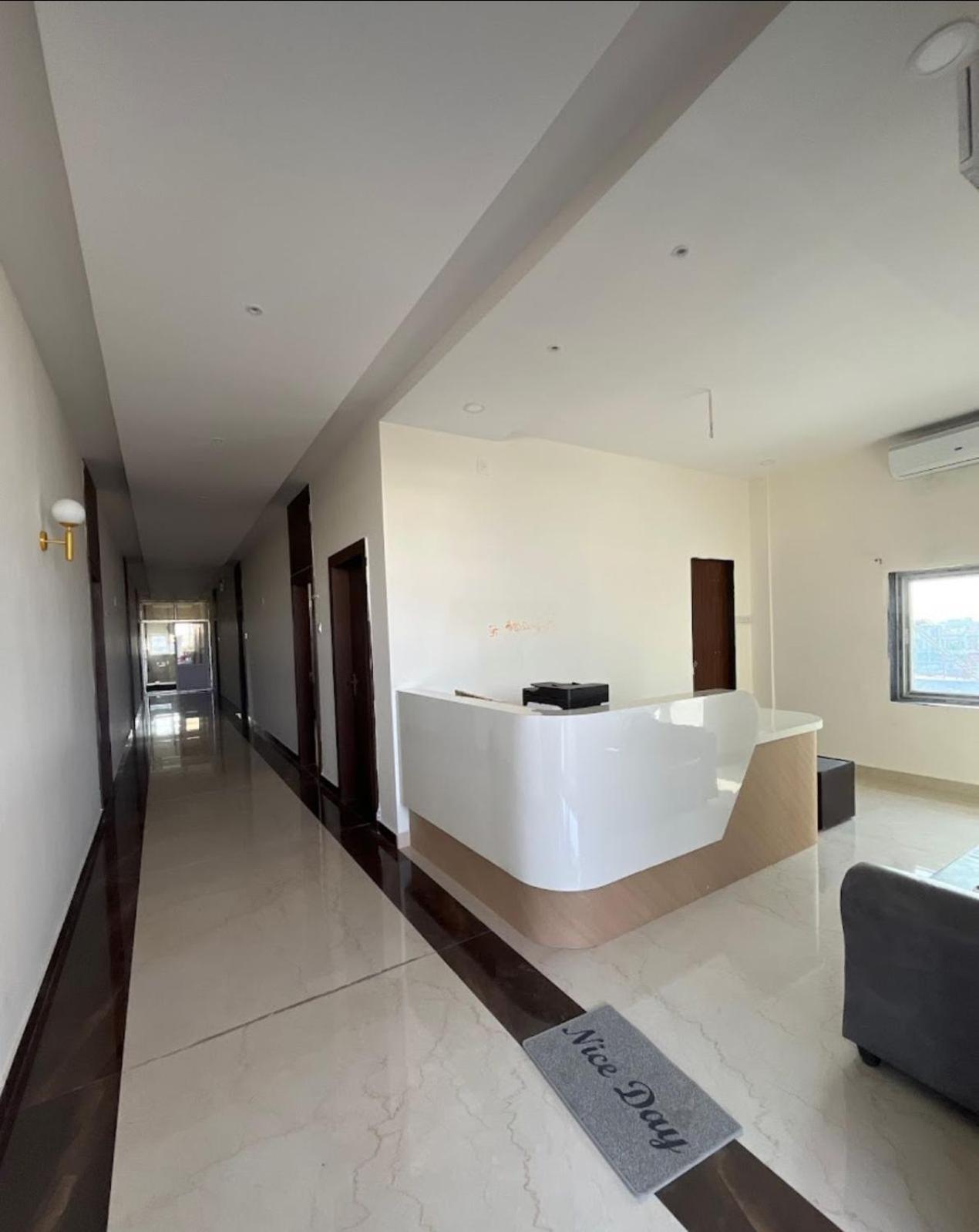 Mancherāl Sunshine Residency酒店 外观 照片